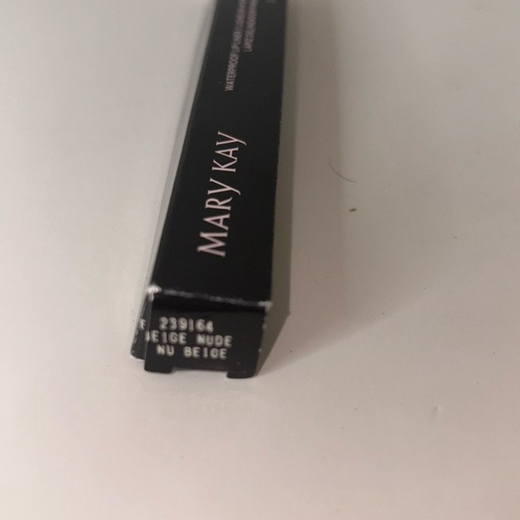 Mary Kay Beige Nude Waterproof Eyeliner Pencil - Picture 2 of 3